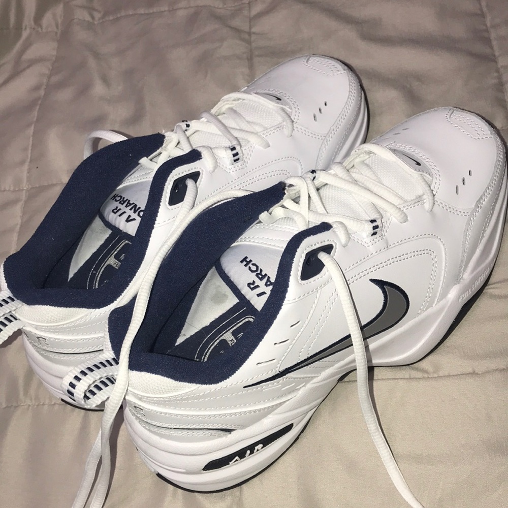 Nike air monarch IV White/navy
